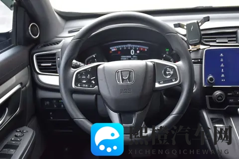 打屁股 网站脱裤子打屁股：汽车市场竞争揭秘：网站热议品牌“裸露”优势-3