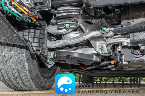 家庭出行的可靠伙伴：腾势N8L深度体验分享-3