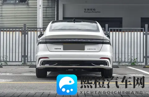 中国特供，预算20万想买豪华品牌，TA却成为绕不开的选择？-1