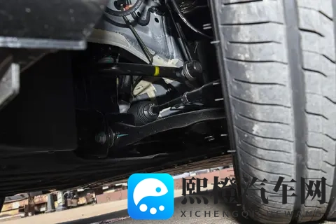 1198 万买纯电轿车，续航 650km 还带激光雷达？-3