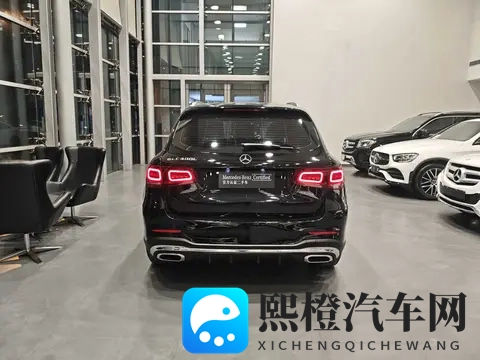 黑巨茎大战欧美白妞：黑人巨茎激战西方白种美女-2