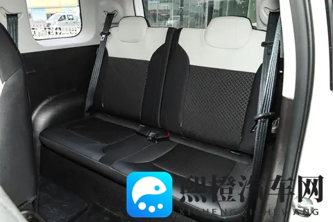 纯电微型代步车怎么?长安 Lumin 2026 款宝藏车型对比与选买建议-3