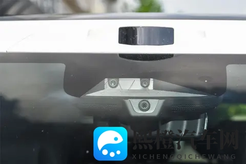 11月权益再加码!伊姆斯躺椅+母婴级座舱,极氪009值得买吗?-2