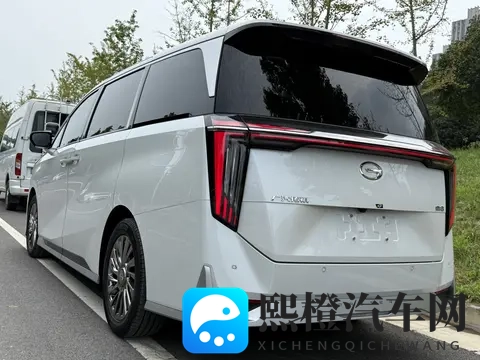 20万拿下国产旗舰MPV,17万公里准新传祺M8!-3