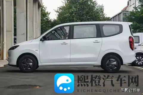 548万元起！全新五菱宏光燃油版正式上市，15升动力-3