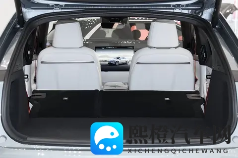 【网通社快报】机油里惊现“金粉”?实为发动机严重磨损征兆-1