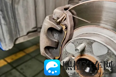 关于汽车“瞬间刹停”的科学真相——别让物理学“打脸”你!-2