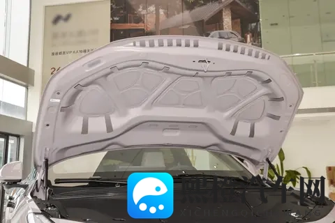 499万就能开走的国民好车！埃安UT 99秒换电太香了-1