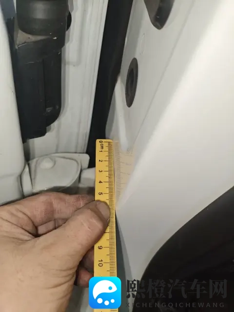 十年老友价,10万拿下准新一手奔驰C级-1