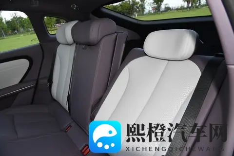 长安启源A06：十万级的惊喜异类-1