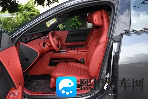 我发现它真懂年轻人：颜值、智能、舒适全在线，这款中型车咋样-1