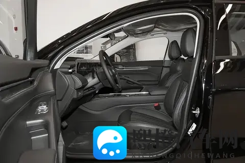 15万落地合资中型车,油耗、空间、动力都给足了惊喜-2