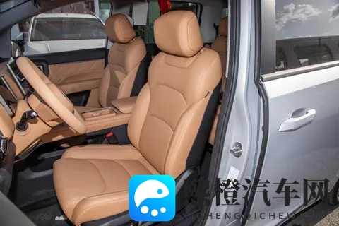 预算10万左右，想买家用MPV，不妨看看这款，7座+插混-2