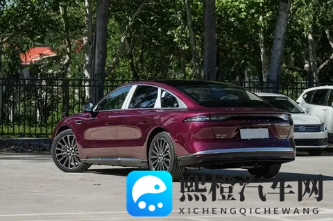 高速稳如BBA！奇瑞风云A9L值不值得买？老司机掏心窝子说10句实话-2