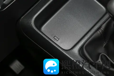 10万级MPV星光730,七座还带电动侧滑门!-3