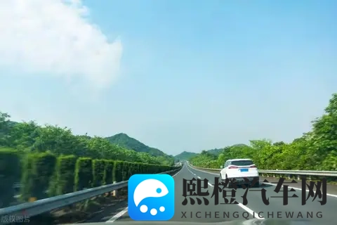 一位12年老司机的忠言:跑高速,牢记这4条铁律,关乎你的安全!-3