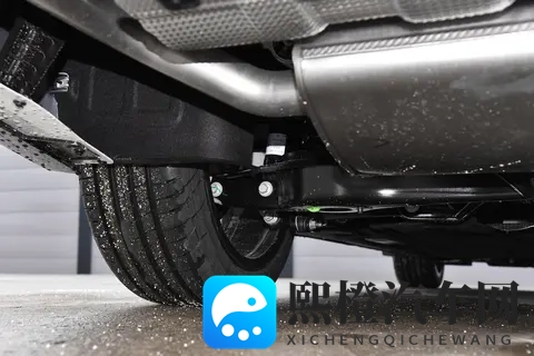 颜值在线，智能与驾控并存，试驾吉利中国星瑞全新东方曜系列-3