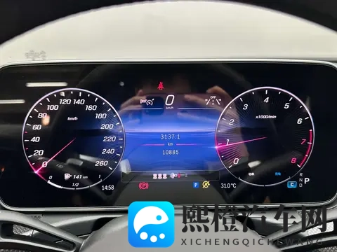 趴在妈妈身上猛烈耸动:宝贝依偎妈妈怀中狂摇身体-3