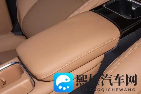 家庭出行的新选择,为何五菱星光730值得细细品味?-2