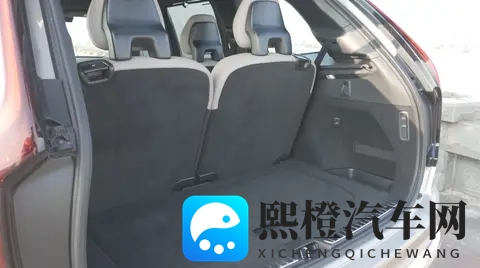 试沃尔沃XC90 T8: 65万买全进口豪华旗舰SUV,高净值家庭用车优选-2
