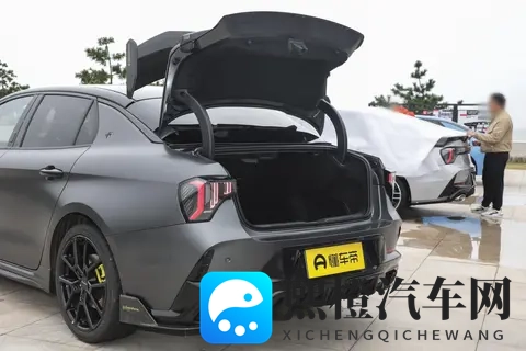 8155芯片加持+赛道基因！领克03，是你的个性运动座驾吗？-3