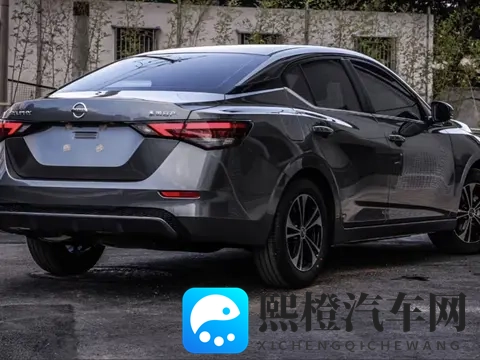 跑长途油费超300？轩逸实测：300公里花160，后排躺2小时不腰酸-1