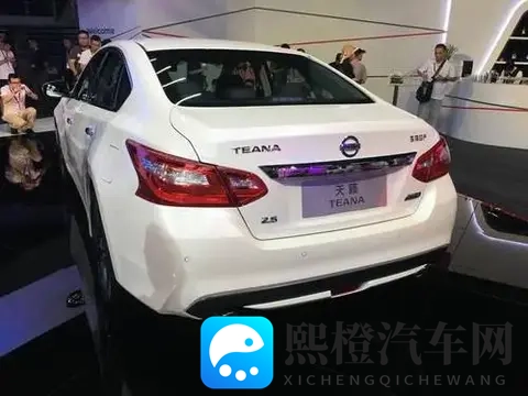 燃油车要翻身？天籁装上鸿蒙座舱，这波操作太秀了！-2