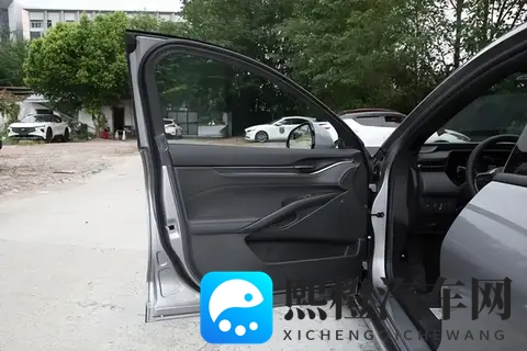 不到20万的合资运动型中级车,开起来完全不像这个价位-1