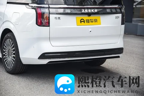 极氪 009 七座过道版这款车怎么样?-2