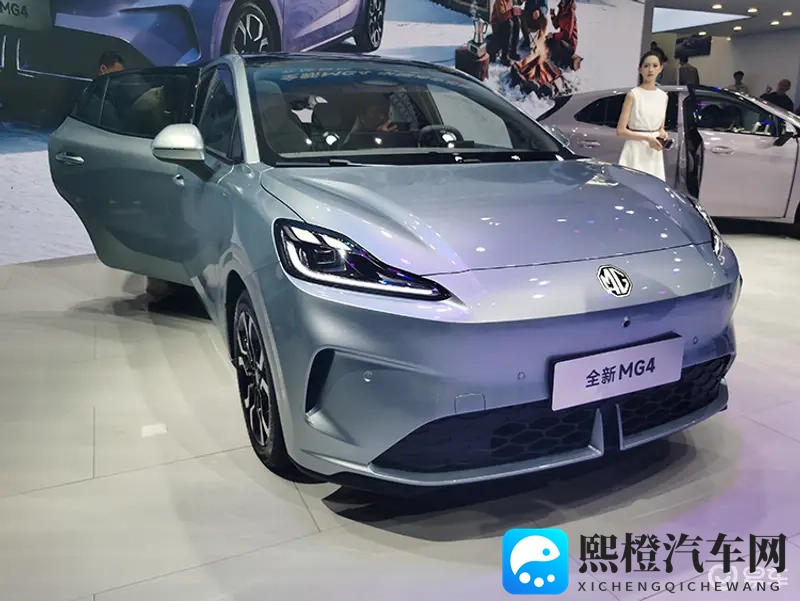不到10万可拿下！上汽MG4半固态电池小车亮相广州车展-1