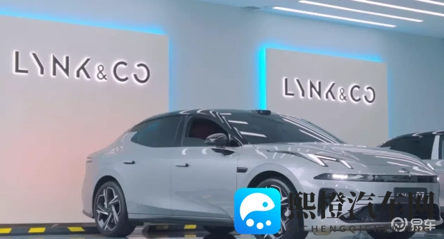 妺妺穿白丝忍不住c了：汽车内饰革新：白丝内饰引领时尚潮流-1