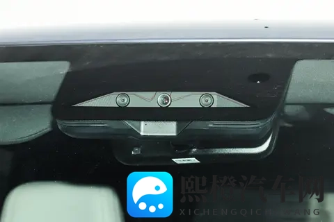 试了方程豹钛7之后,感觉生活都轻快不少,适合全家一起出游-1