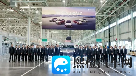 搭载乾崑智驾车型10月单月销量破10万,达成新里程碑-1