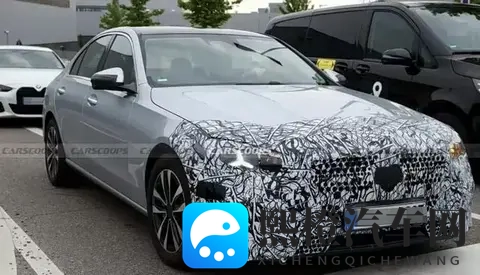 全新奔驰C级确认上20T,小改款先“补能”,改款2026年同步首发-3