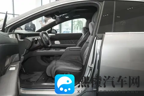 用技术打破固有认知!蔚来ET9试驾感受:气场强大,科技感拉满-3