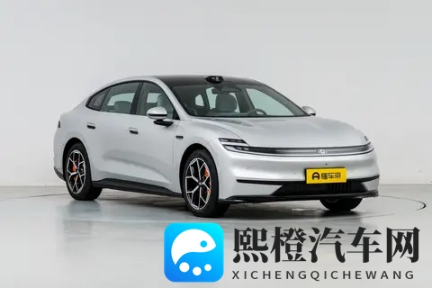 国产超豪华MPV天花板！岚图梦想家山河7099万元上市-1