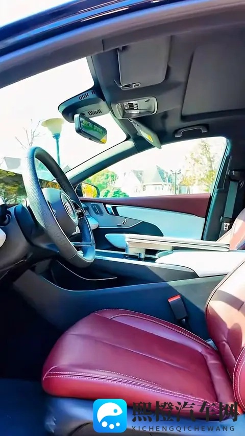 别再说君越是“老头乐”!试驾后彻底改观,这驾驶质感真香了-3