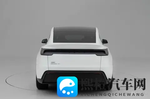 Model Y长续航后驱版上市 2858万起_纯电续航为821km-1