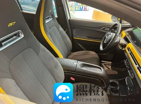 承认吧！一体式运动座椅其实一点都不舒服-2