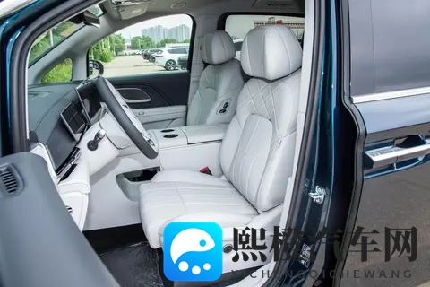 高端MPV怎么选？多花点时间了解26款岚图梦想家PHEV-3