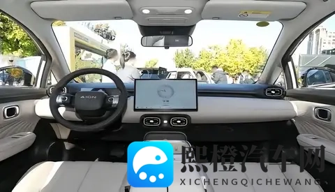 标配 540 度全景影像,租电版到手 499 万,埃安 UT super 值得选吗?-3