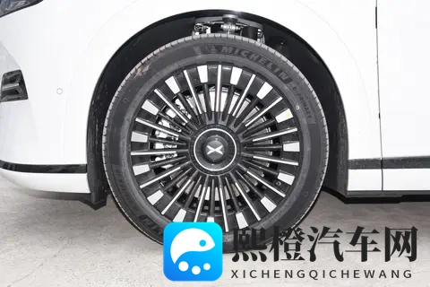 预售35万起&综合续航里程1602km 小鹏X9增程版实车到店-2