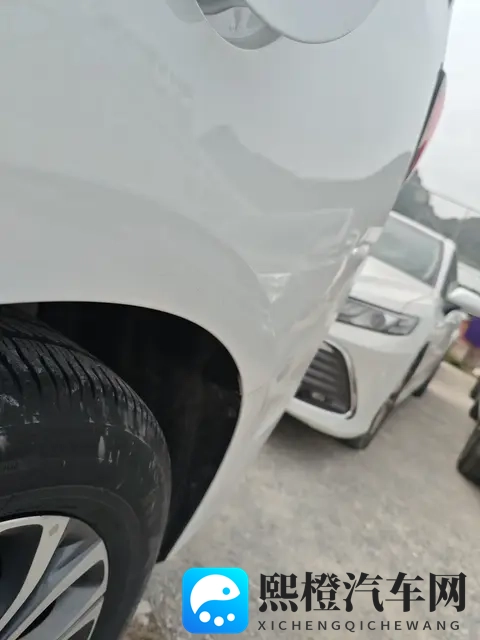 二手别克GL8:22款陆上公务舱,6万公里,1399万宜商宜家!-1