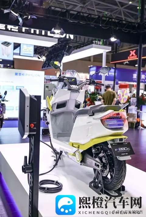 蜂鸟FA280C，续航300公里不是梦，性能还炸裂！-1