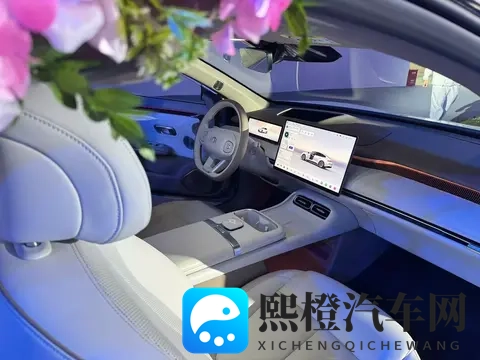 长安启源A06仅1099万起，10-15万家轿市场又一新选择？-2