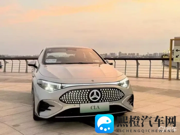 艳女软件:智能驾驶新篇章,科技助力出行安全-1