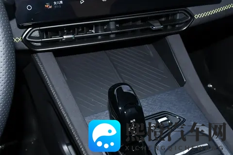 燃油车还能打？第三代领克03用性能和智能告诉你答案-2