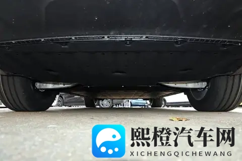 增购家用车别乱选!这台6座大空间SUV,零跑C16实测比MPV都实用-1