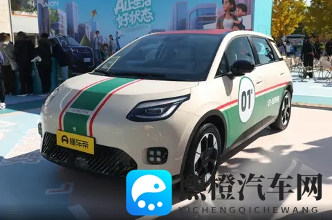 又一款新车上市,续航500km,99秒换电,499万起-3