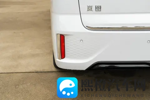 26款岚图梦想家，用细节说话，将用户需求做到极致-1